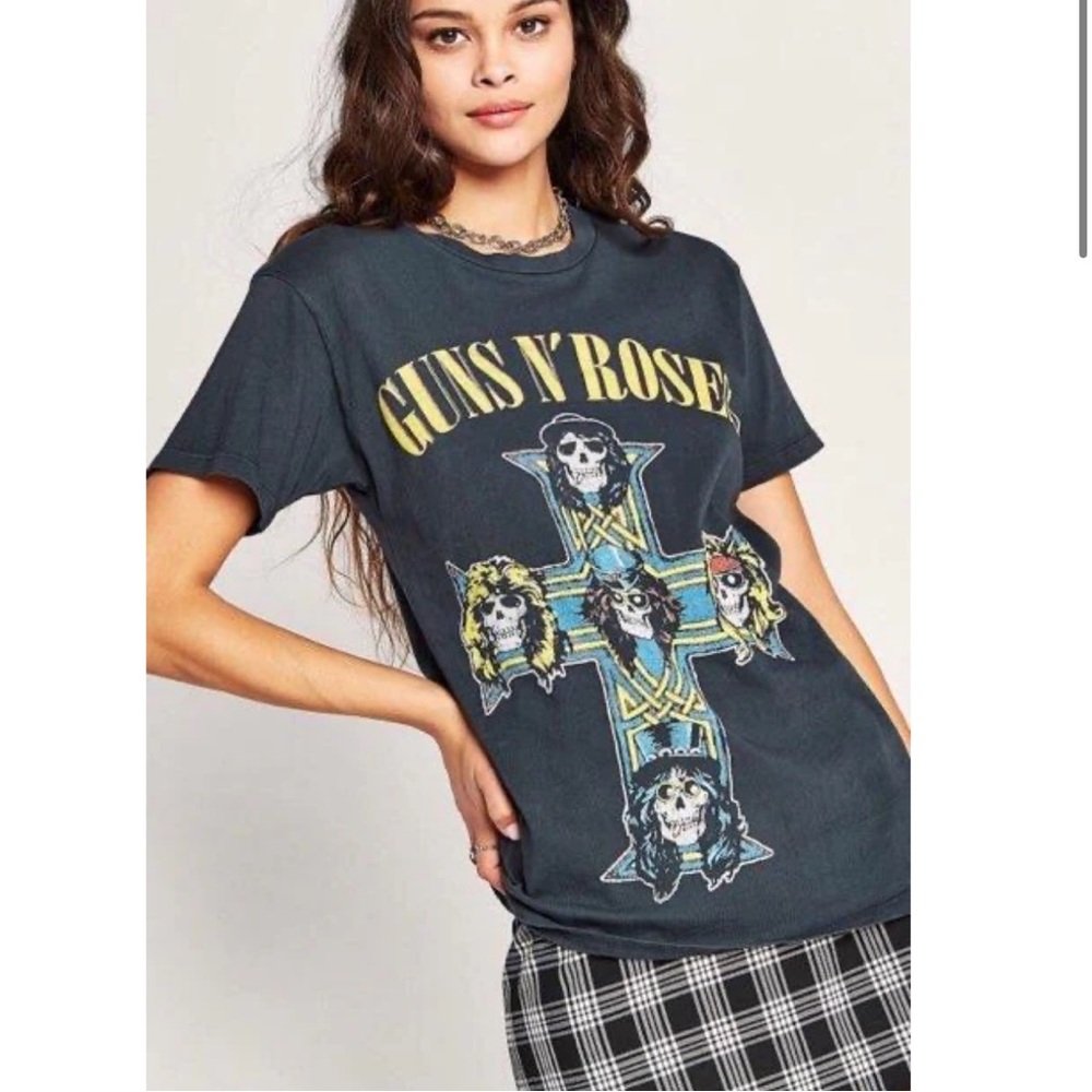 DAYDREAMER GUNS N' ROSES Skull Cross Weekend Tee